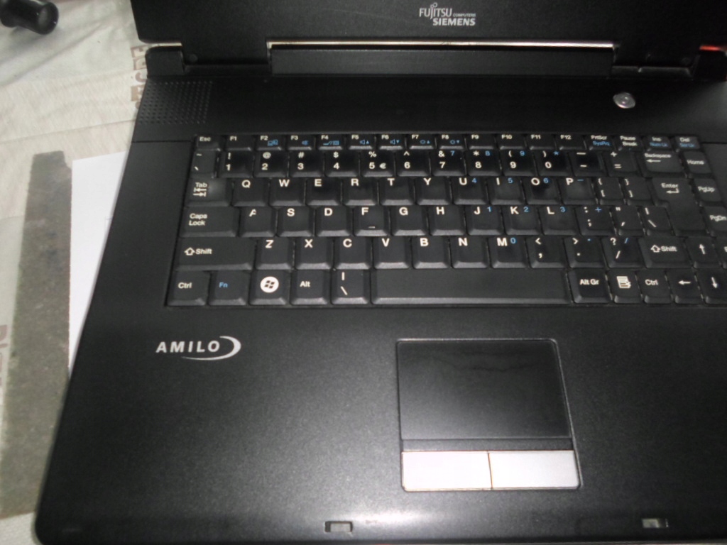 FUJITSU SIEMENS AMILO LI 1705 z pamięciami RAM.