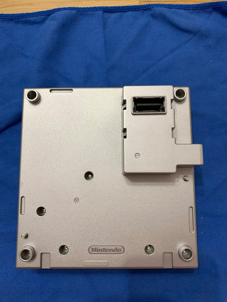 Nintendo Gameboy player srebrny Gamecube DOL-017