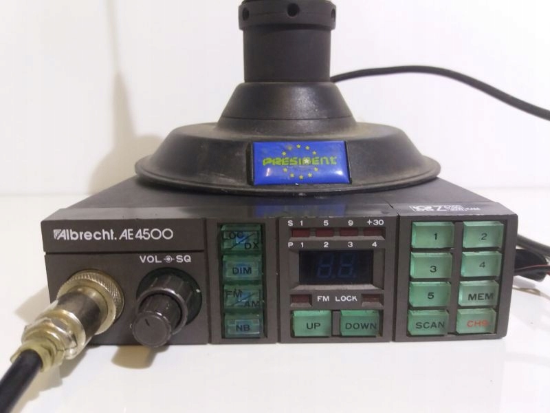 CB RADIO ALBRECHT AE 4500 +ANTENA PRESIDENT