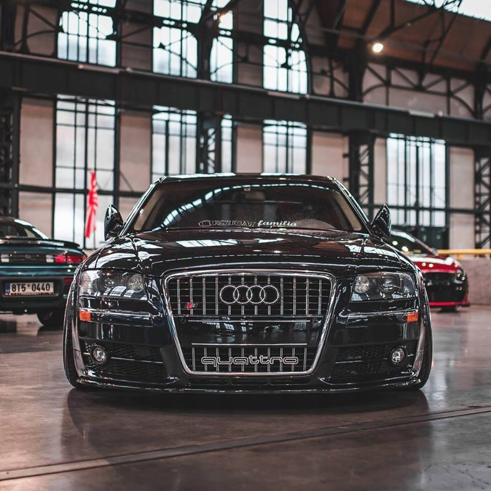 PILNE AUDI A8 D3 4.2 V8 334PS / S8 / USA / ROHANA