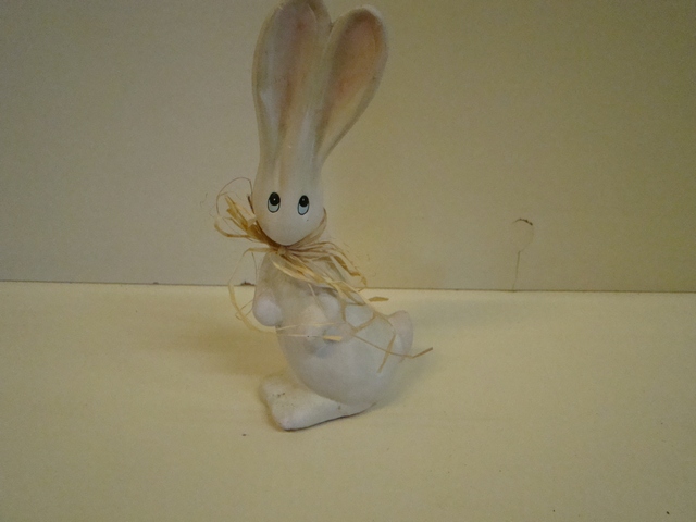 Ceramiczna figurka królika zająca wysokość 19cm