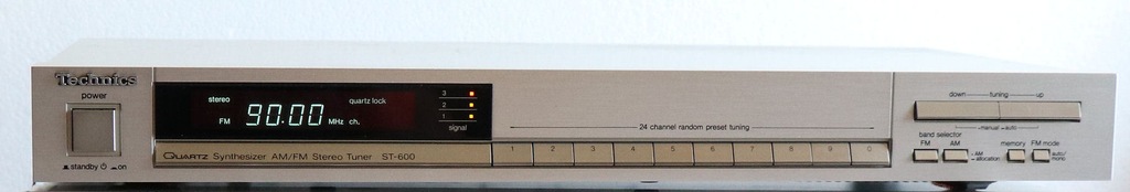Tuner Technics ST-600 Stereo cyfrowy oryginał bez napraw - srebrny