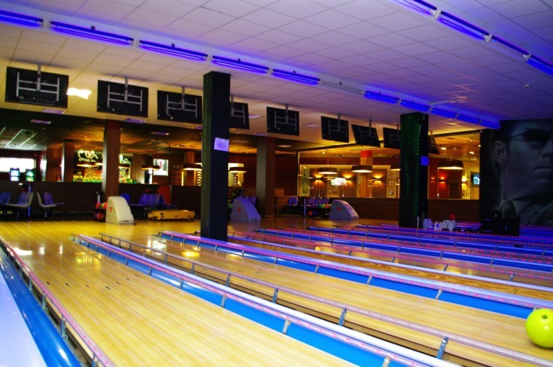 Gra w bowling w klubie King Pin