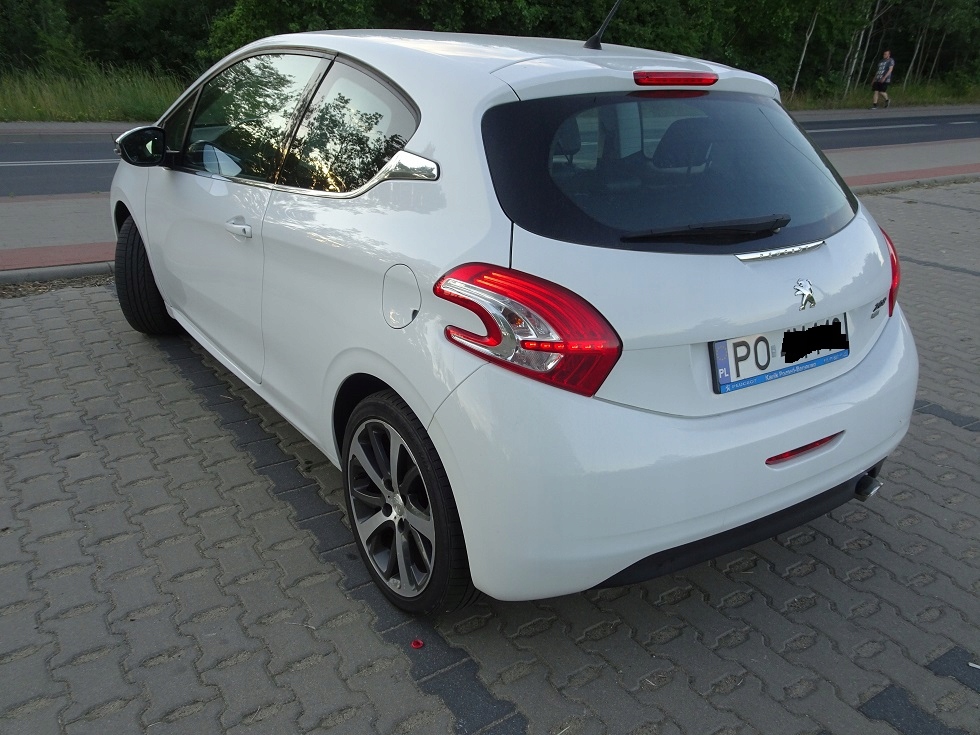 Peugeot 208 tylko 71000km bogata wersja led navi