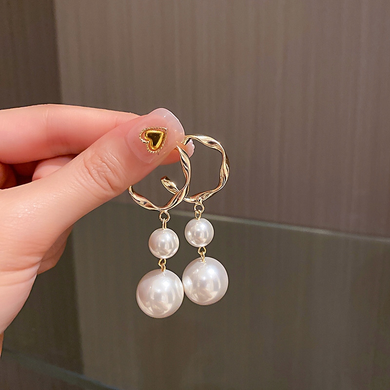 New Love Pearl Golden Inlaid Zircon Earrings Perso