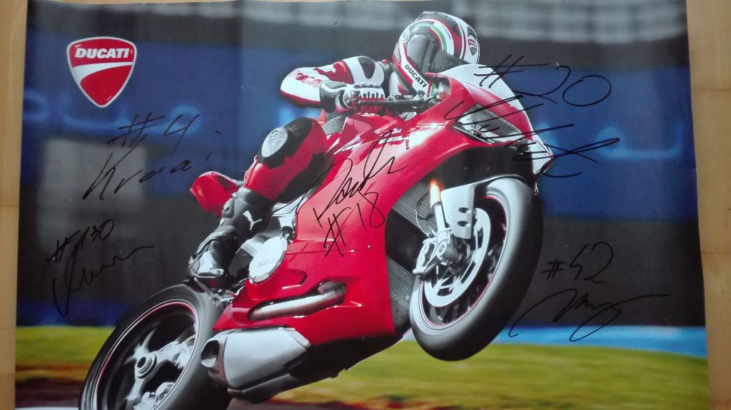 Plakat Ducati z autografami zawodników  DTMT