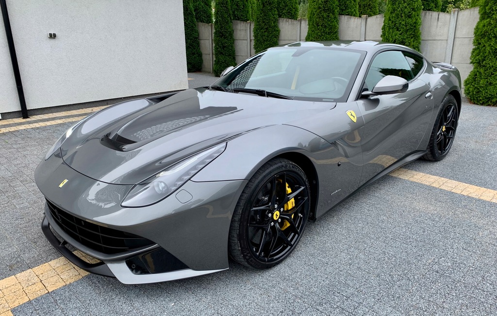 FERRARI F12 BERLINETTA 6,2 740KM CARBON CERAMIKA