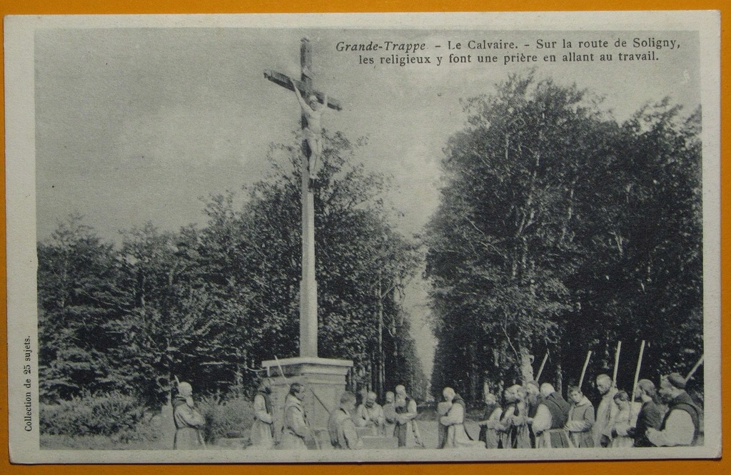 220408, Francja, Grande-Trappe, mnisi, krzyż