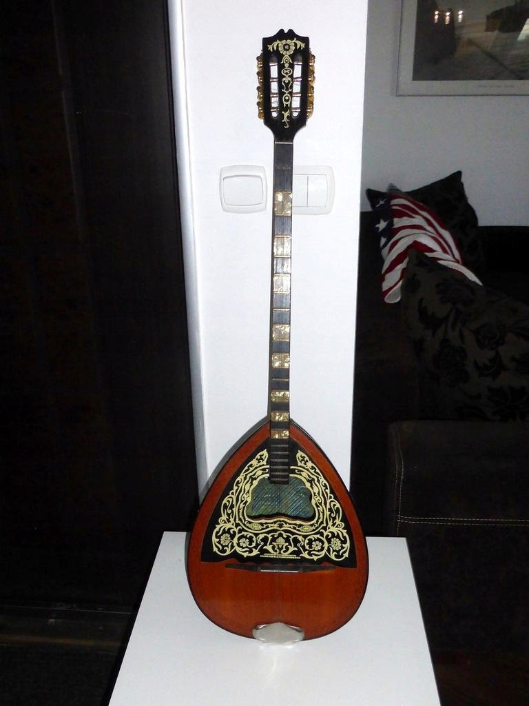 GRECKI INSTRUMENT BOUZOUKI, BUZUKI.