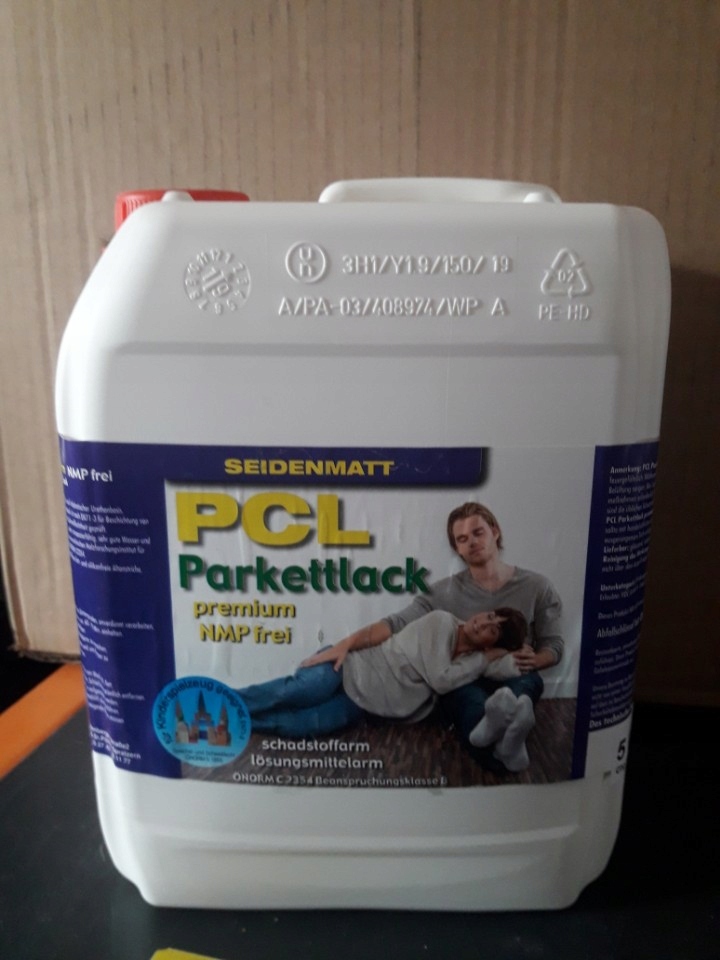 Lakier do parkietu PCL Parkettlack poł/półmat 2,5L