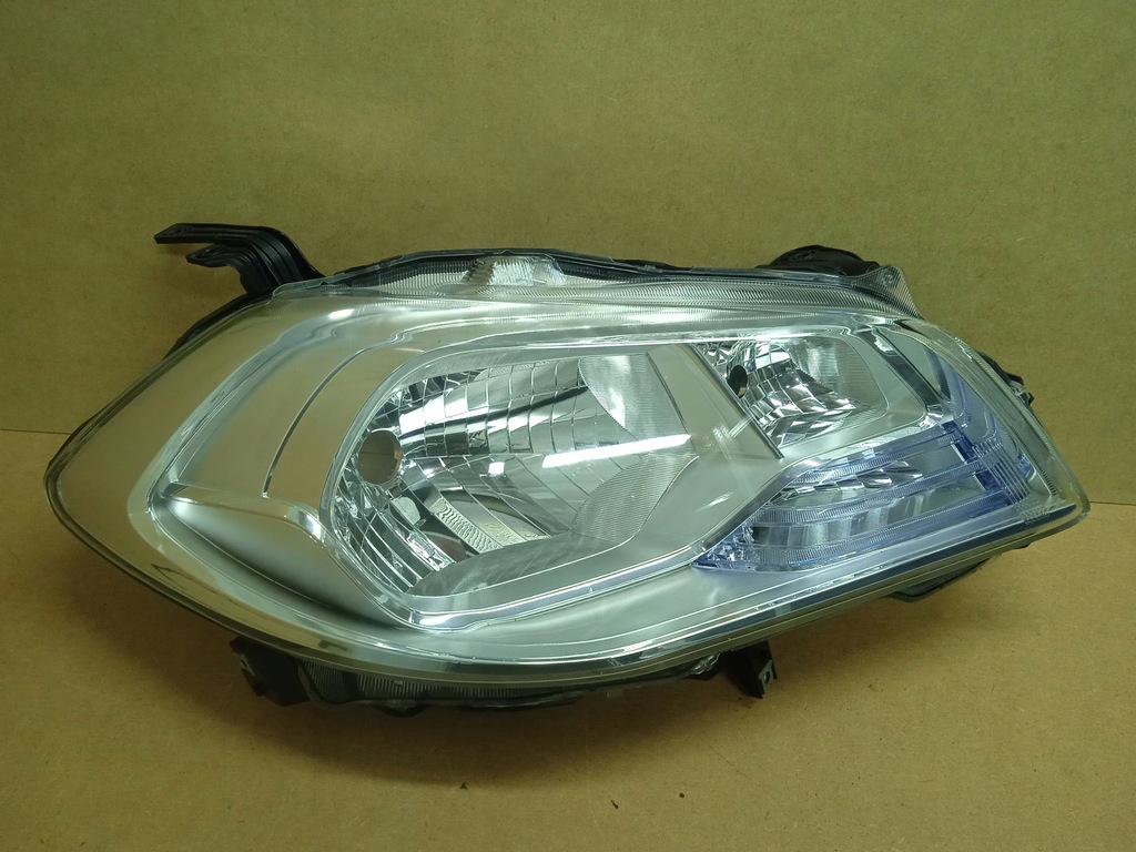 Suzuki SX4 S-Cross Zwykła lampa prawa