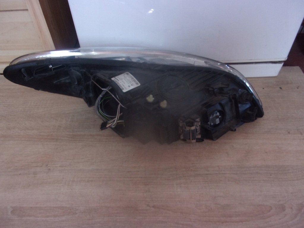 lampa przednia volvo c30 lift xenon lewa europa