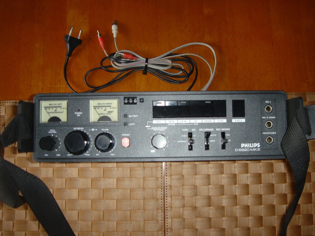 Philips - Portable Stereo Cassette Recorder D6920 MK2