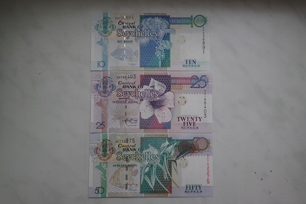 Seszele set 10,25,50 Rupees 1998-2008 UNC