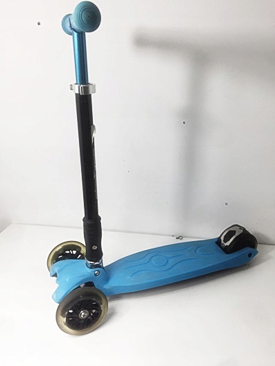 NIEBIESKA HULAJNOGA 3STYLE SCOOTERS RGS-2