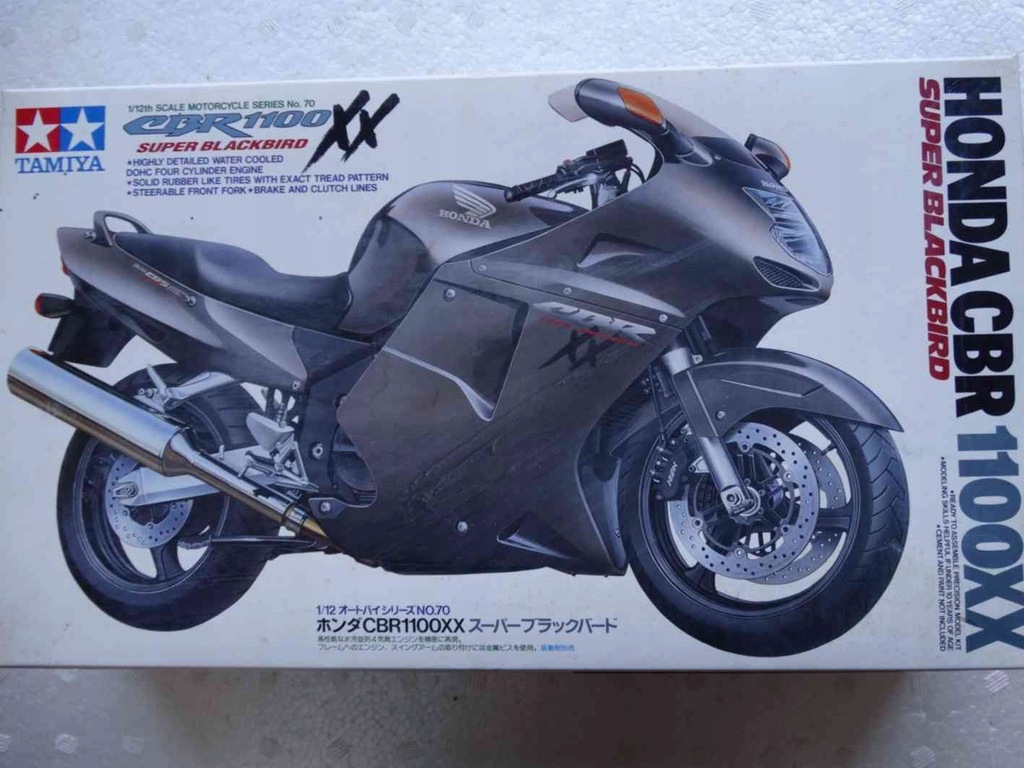 Model motocykla Honda CBR 1100 XX 1:12 Tamiya.
