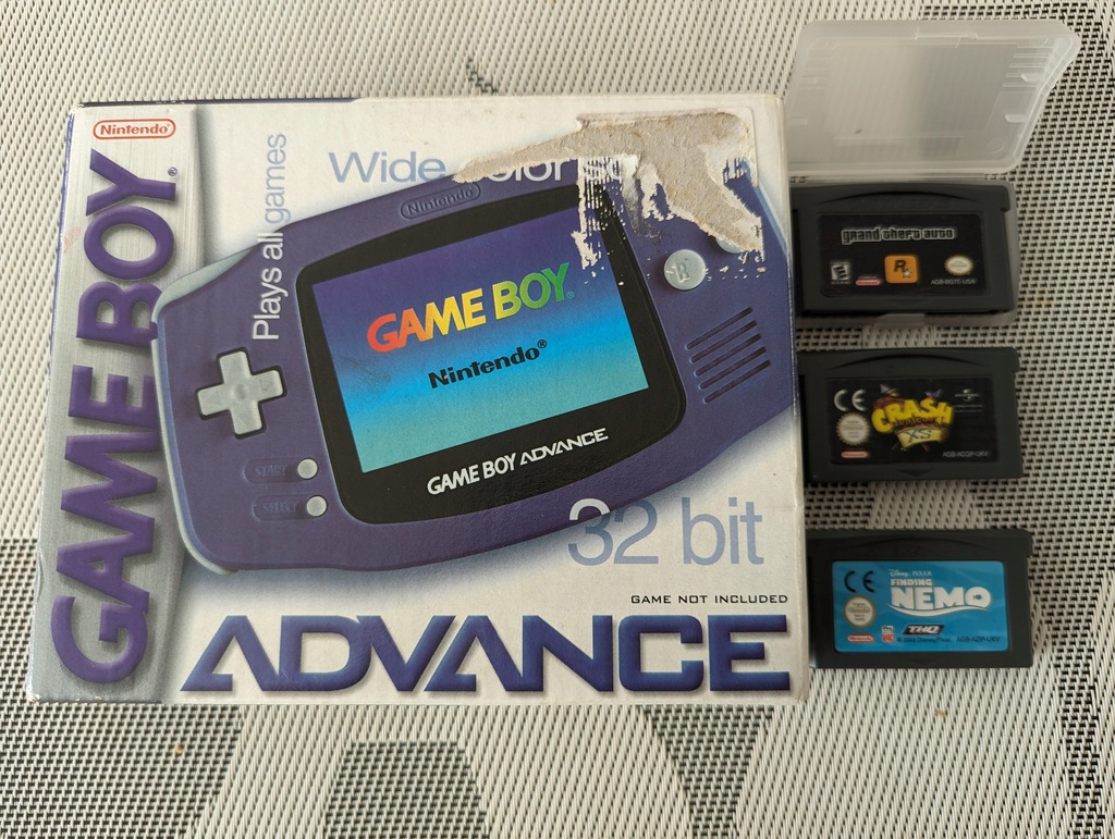 Nintendo Gameboy Advance konsola