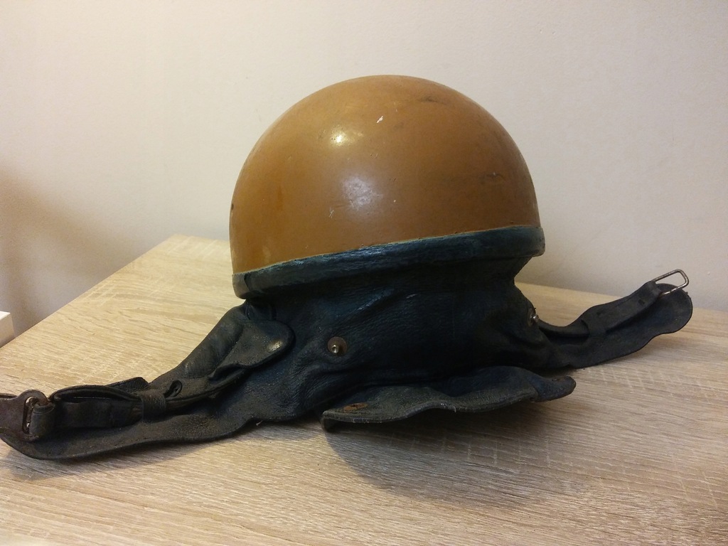 KASK ORZESZEK Z PRL-U , KOMAR , WSK !!!