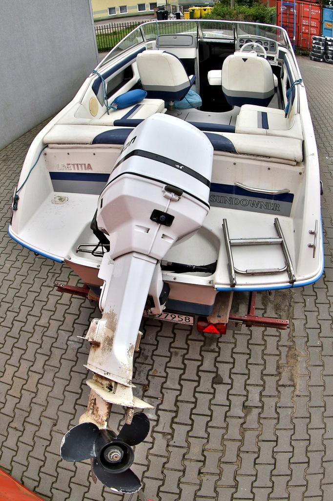 Купить Моторная лодка Four Winns 195 Sundowner Johnson V6 150: отзывы, фото, характеристики в интерне-магазине Aredi.ru