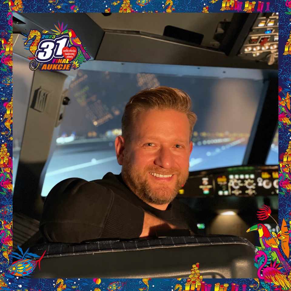 Bartek Jędrzejak dla WOŚP:Lot w symulatorze Airbus