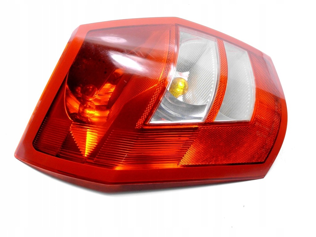 CHRYSLER 300C 06r LAMPA LEWA TYŁ TYLNA KOMBI 7977721683