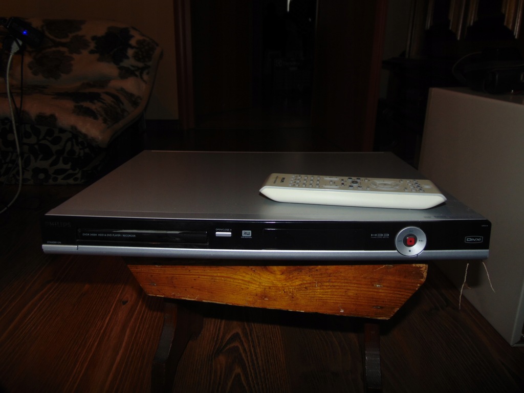 Nagrywarka DVD/HDD Philips z pilotem.