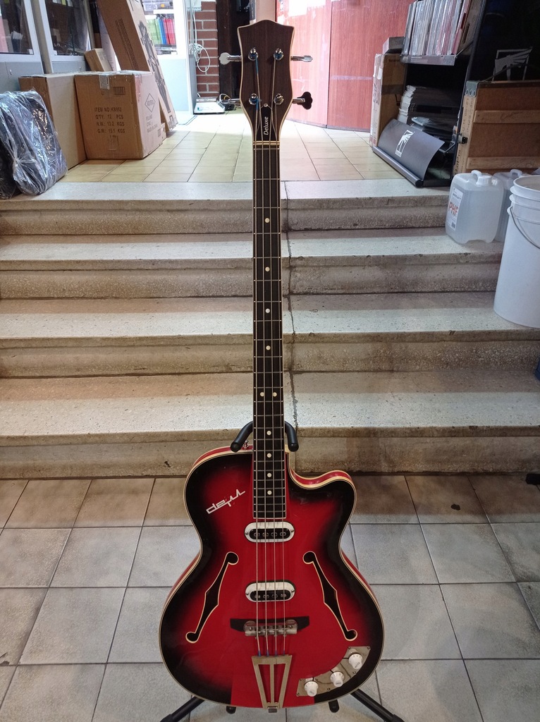 Defil Mambo - gitara basowa - po renowacji - sklep