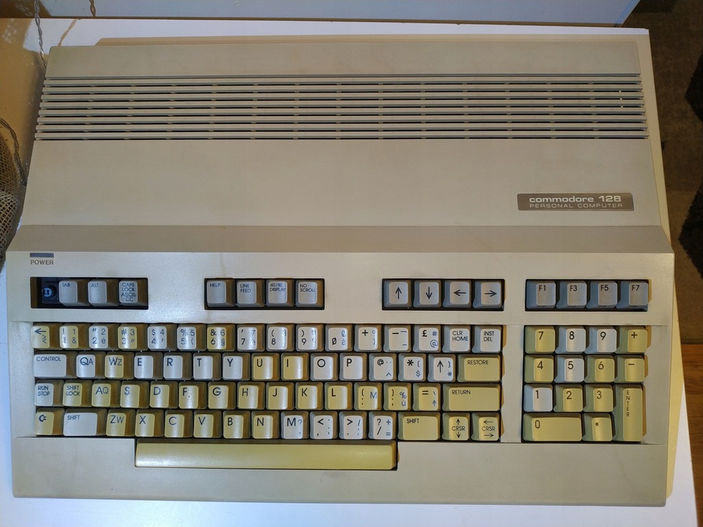 Stary Komputer Commodore C 128 Disk Drive(1571) 11664296595 oficjalne archiwum Allegro