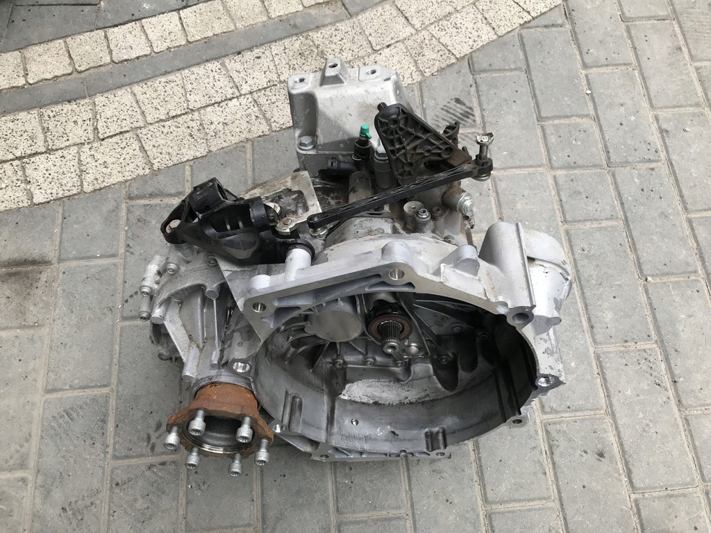 SKRZYNIA BIEGÓW MANUALNA VW T-CROSS 19- USN