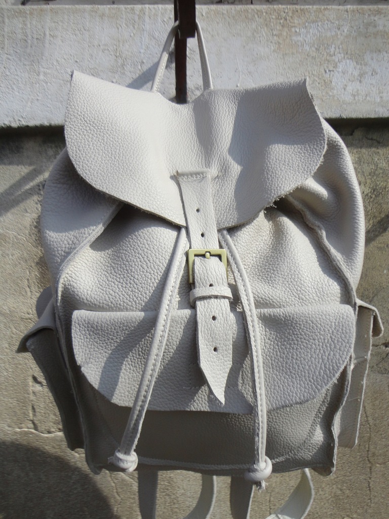 Skórzany jasno-beżowy plecak. Handmade