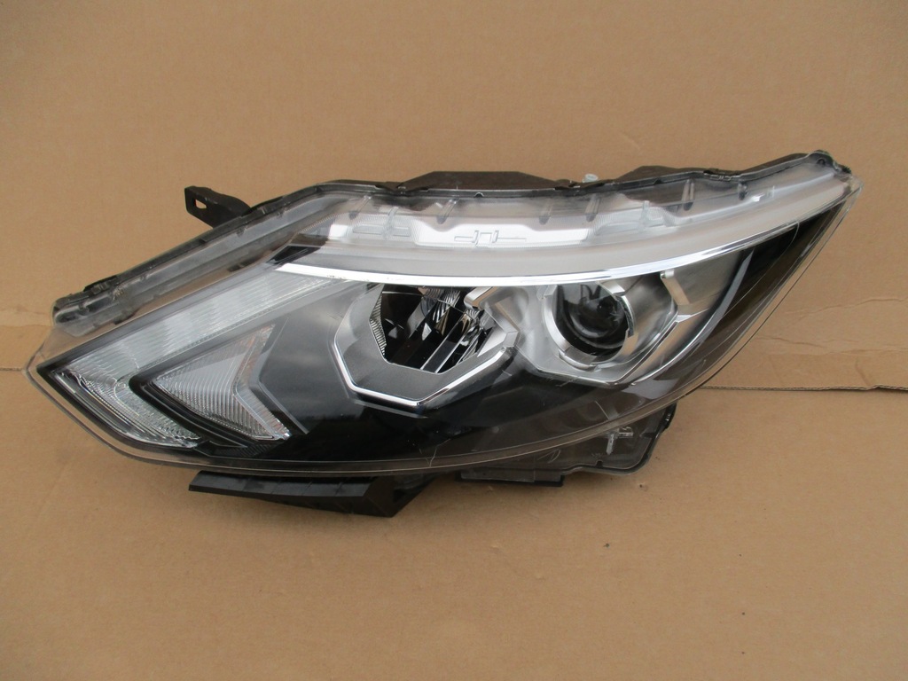 LAMPA NISSAN QASHQAI II LEWA LED PRZÓD PRZEDNIA