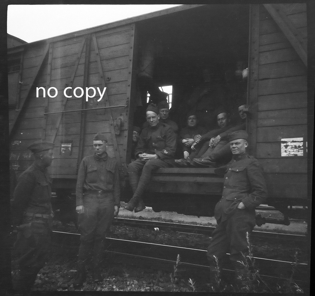 negatyw - klisza - USA - I Wojna Światowa - żołnierze - wagon - 6x6