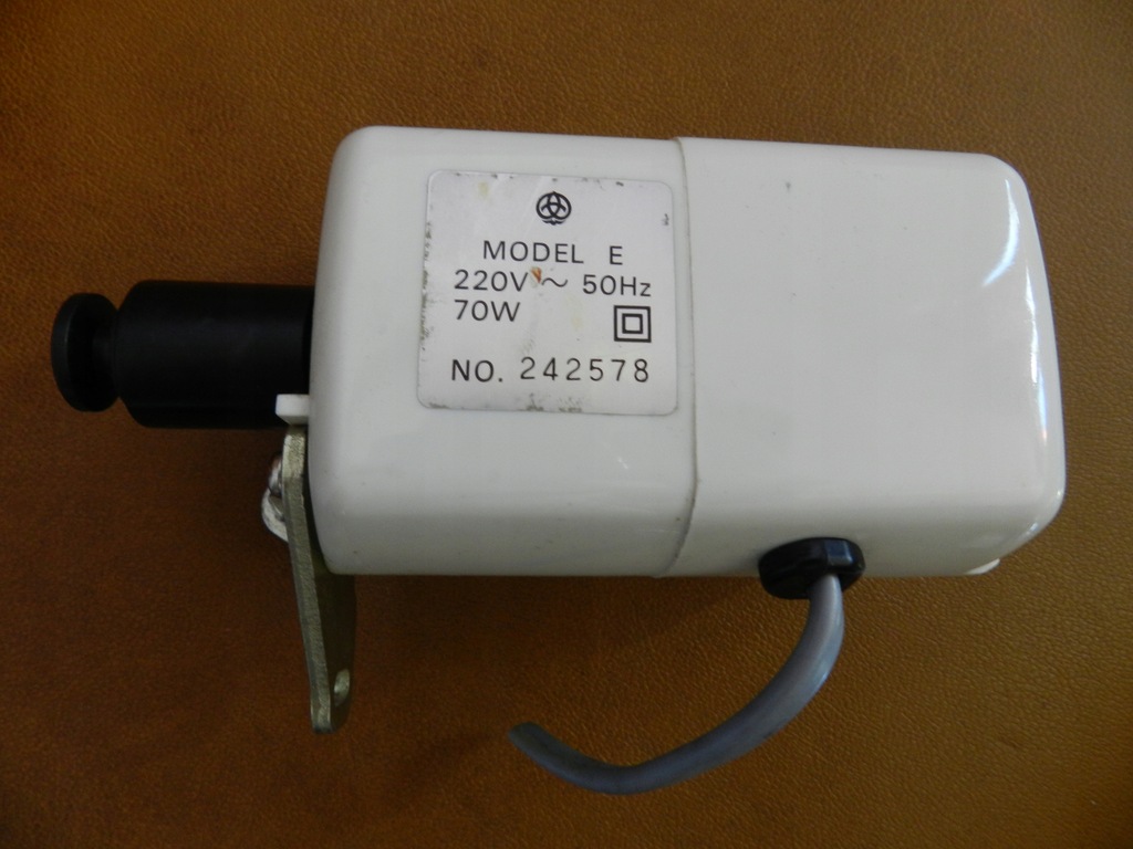 Silnik do maszyn Privilleg model E NO 242 578