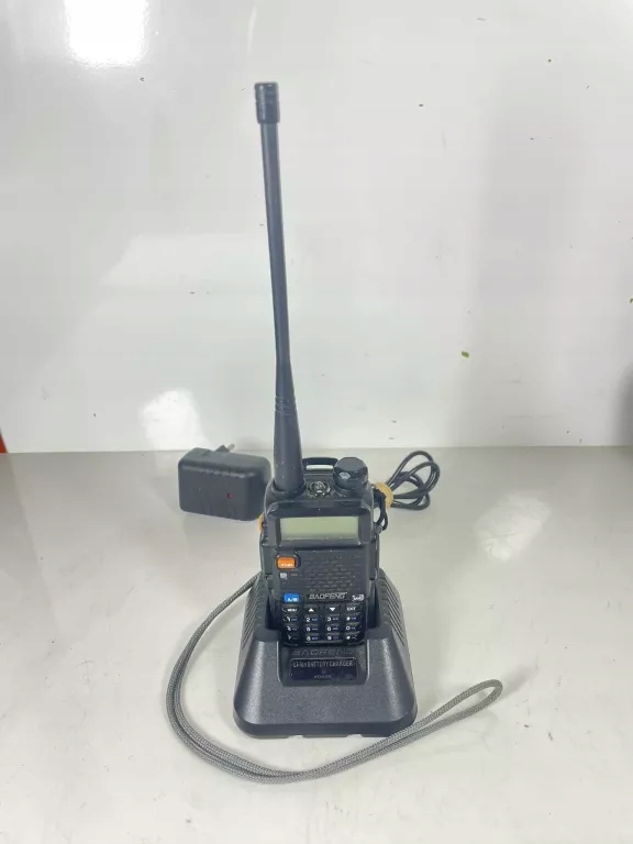 KRÓTKOFALÓWKA BAOFENG UV-5G Z ŁADOWARKĄ