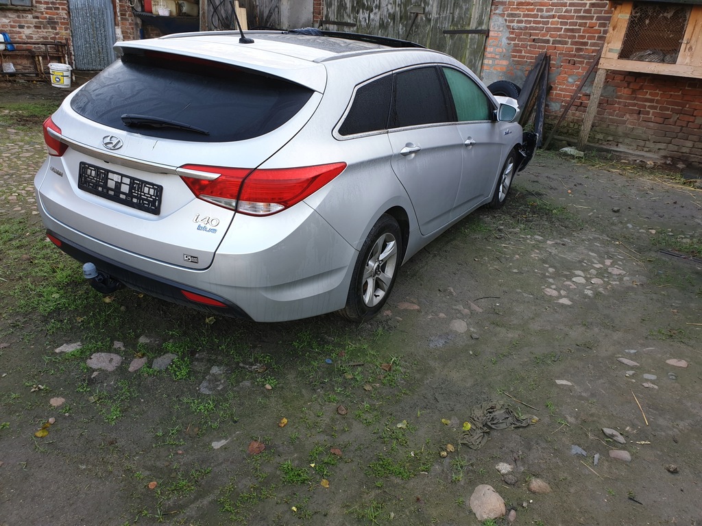 Купить HYUNDAI i40 (VF) 1.7 CRDi 116 л.с. панорама: отзывы, фото, характеристики в интерне-магазине Aredi.ru