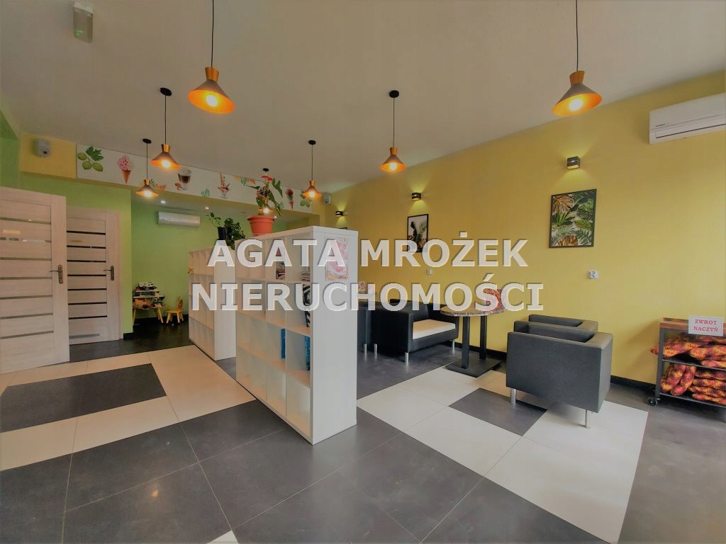 Komercyjne, Kiełczów, Długołęka (gm.), 63 m²