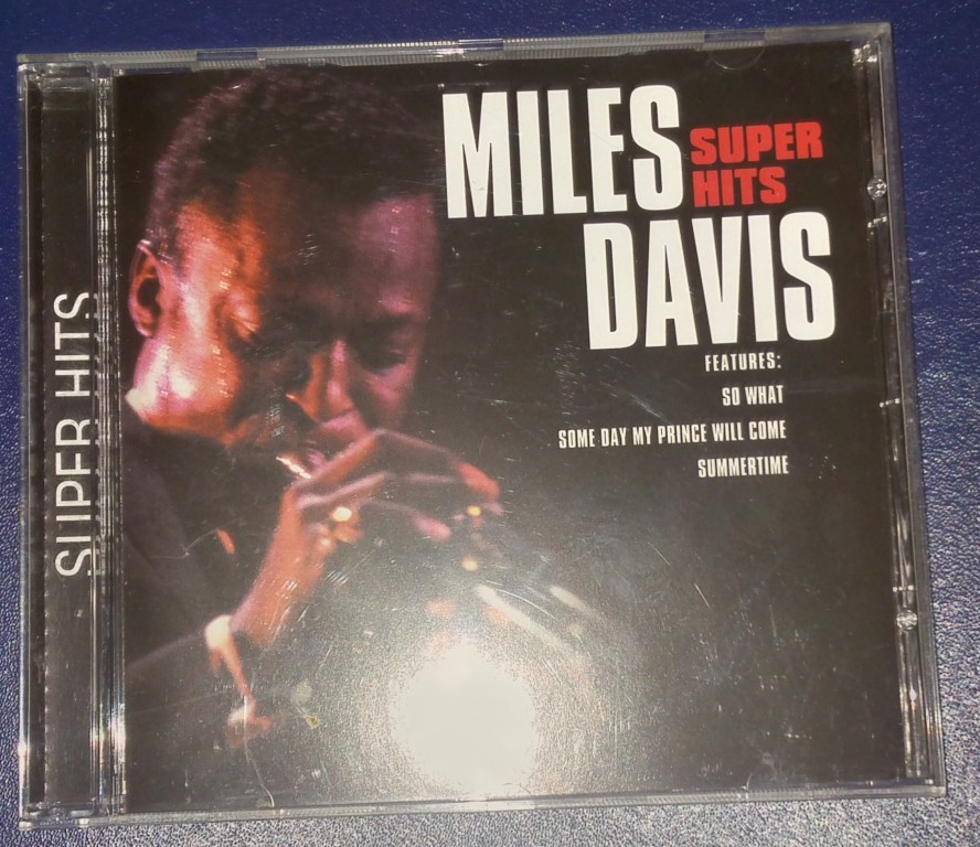 MILES DAVIES - SUPERHITS       [ SONY MUSIC 2001 ]