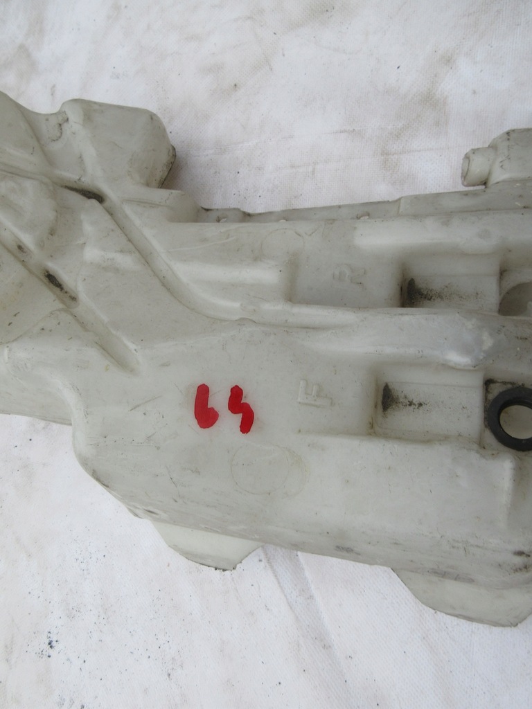 TOYOTA RAV4 II ZBIORNICZEK SPRYSKIWACZY 060851045