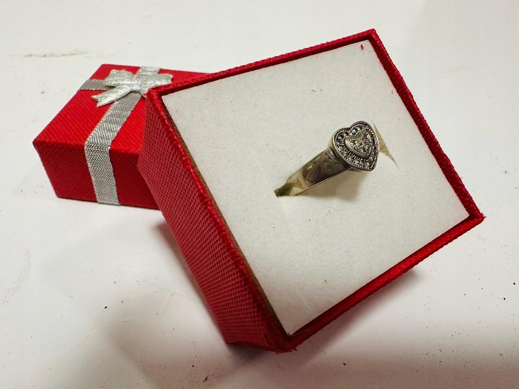 Srebrny pierścionek serduszko pr. 925 (7061/23)