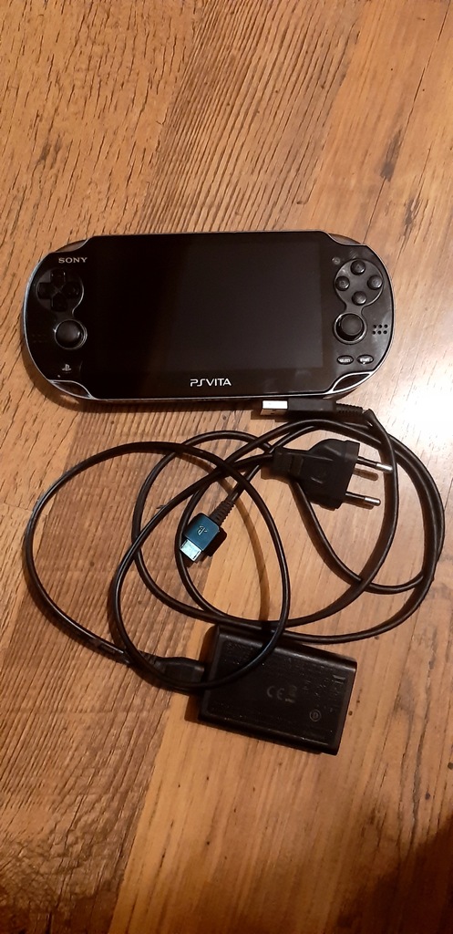 KONSOLA SONY PS VITA+ŁADOWARKA 4GB + 16GB KOMPLET