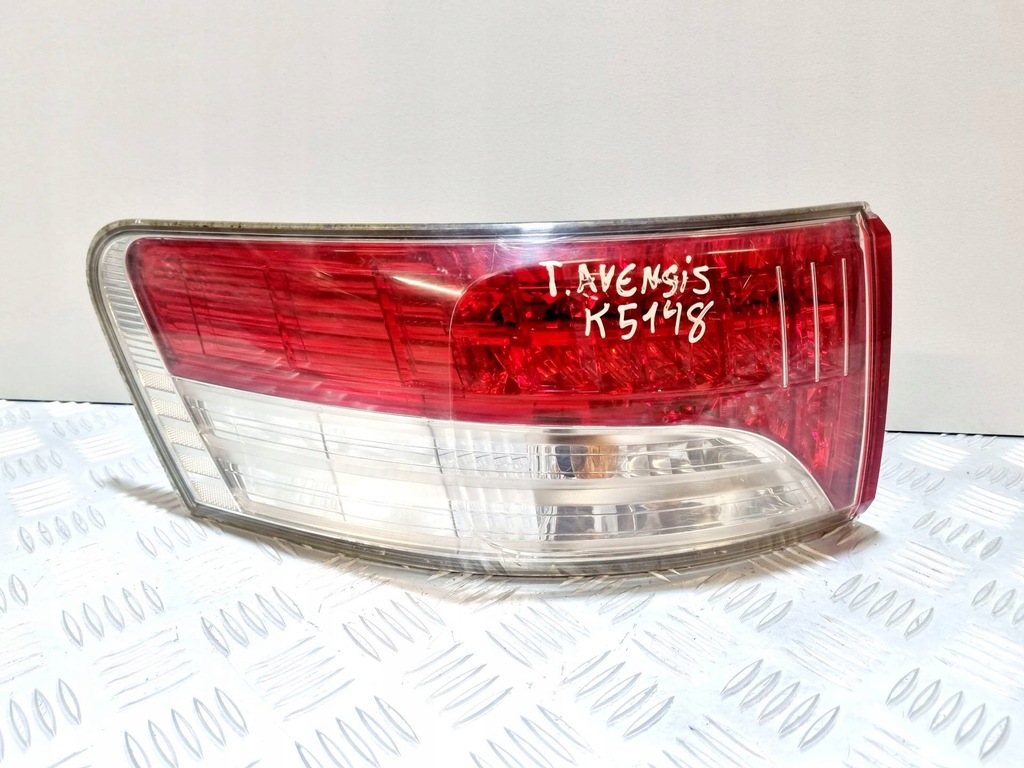 Lampa tylna lewa Toyota Avensis 3 (T270) 2009