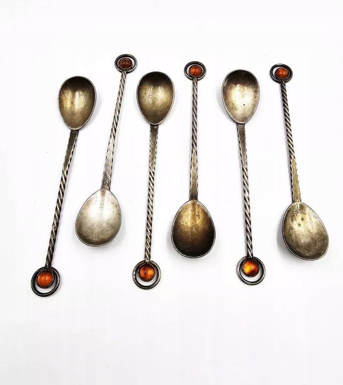 ZESTAW 6-CIU METALOWYCH ŁYŻECZEK Z BURSZTYNEM