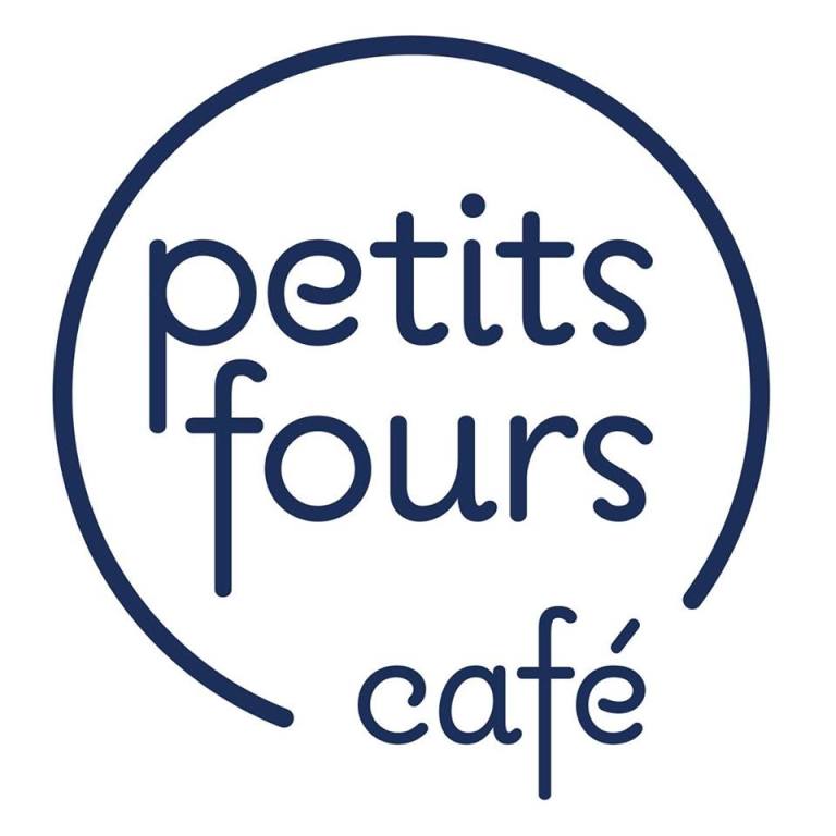 Kawa codziennie przez rok - Petits Fours Cafe