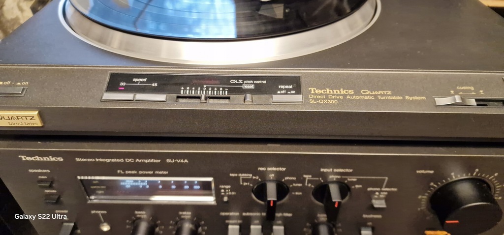 Gramofon TECHNICS SL-QX300.