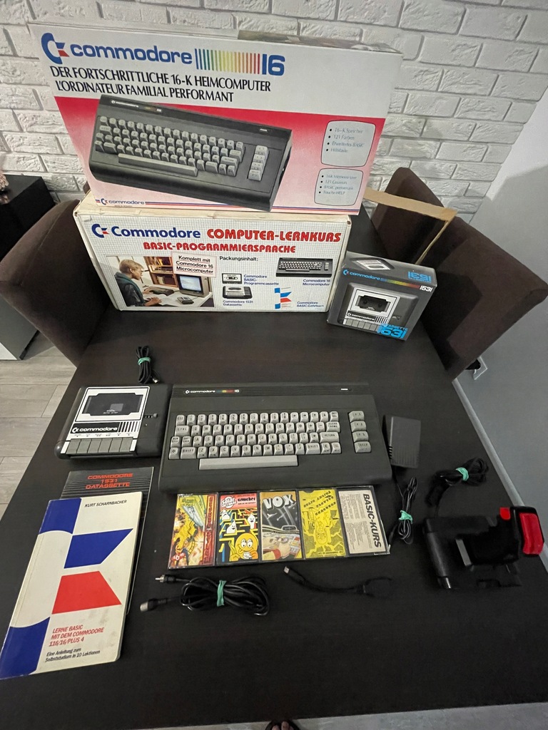 Commodore 16 , duży zestaw kolekcjonerski !!!