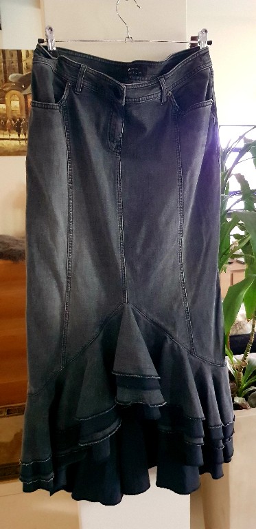 Spódnica jeansowa czarna z falbami r. 40