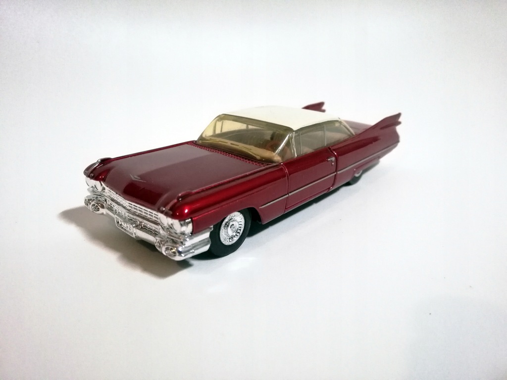 Cadillac Coupe Deville 1959 skala chyba 1:41