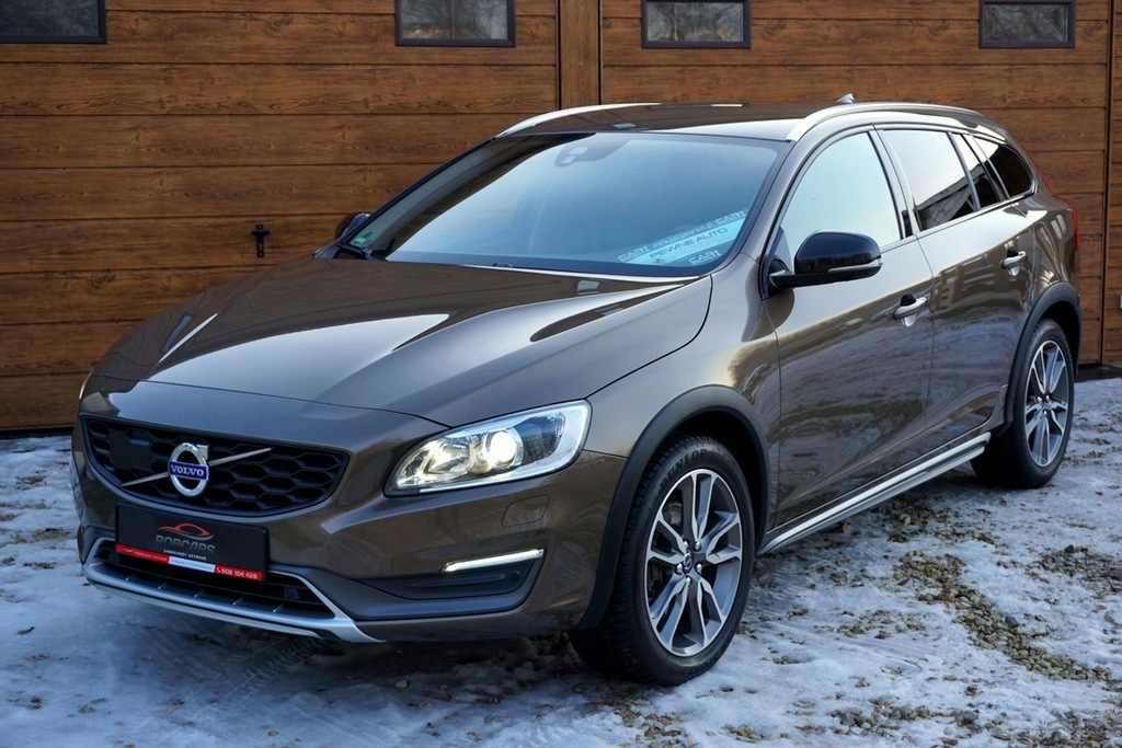 Volvo V60 Cross Country ***Summum*** Marron D3 !!! - 10239095222 - Oficjalne Archiwum Allegro