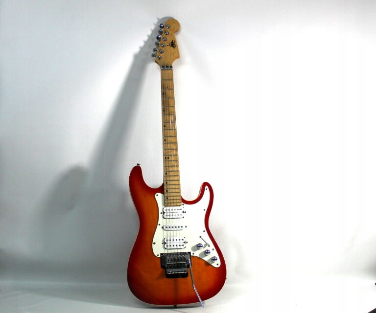 SOUNDER GITARA ELEKTRYCZNA 6 STRUN + PIECYK