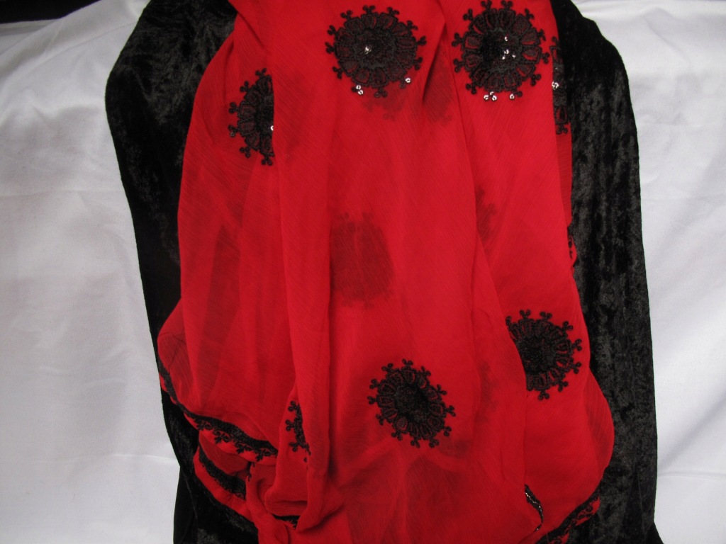 KUPON WELURU CZARNEGO + ŻORŻETA JEDWABNA Z GIPIURĄ